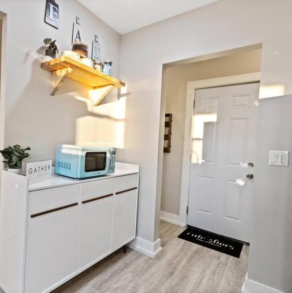 Bild 2: Chic & Spacious Fully Equipped 2BD Apt W/Parking