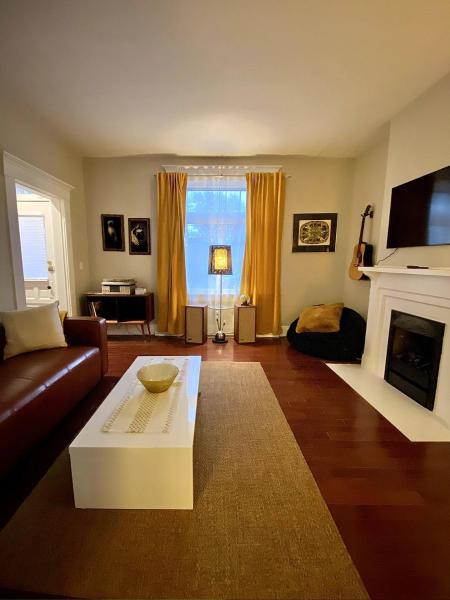 A la foto es mostra l'objecte Cute Charming Vintage Townhome in German Village situat a la ciutat de Columbus.