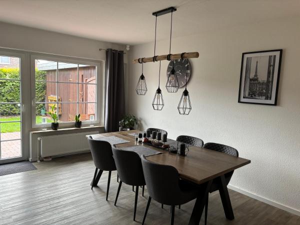 Auf dem Foto ist das Objekt Ferienhaus Leo - Dornumersiel in der Stadt Dornum zu sehen.