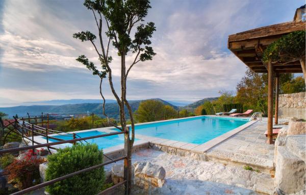 Στη φωτογραφία φαίνεται το αντικείμενο Gorgeous Home In Bribir With Private Swimming Pool, Can Be Inside Or Outside που βρίσκεται στην πόλη Bribir.
