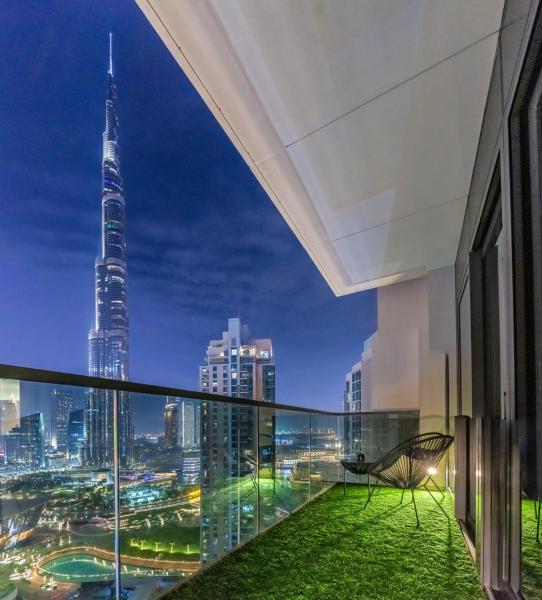 Na fotografii je vidět objekt Luxurious 4BR Apartment w/ Prime Burj Khalifa View nacházející se ve městě Dubaj.