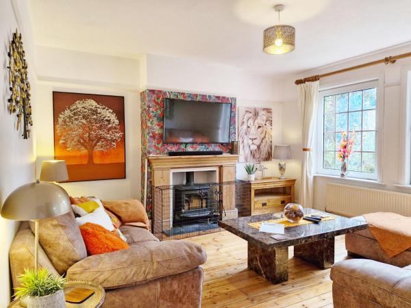 Στη φωτογραφία φαίνεται το αντικείμενο Blacksmiths Cottage, Bosham που βρίσκεται στην πόλη Bosham.