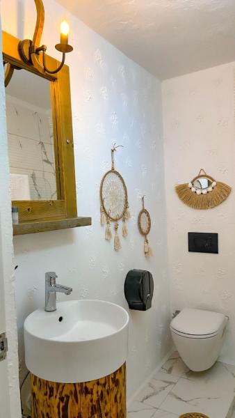 På billedet ses objektet Sisu Alaçatı beliggende i byen Çeşme.