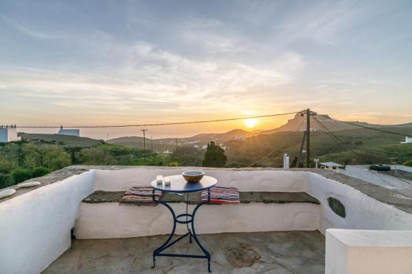 Nella foto è visibile l'oggetto Tinos Sunset Villa situato nella città di Mési.