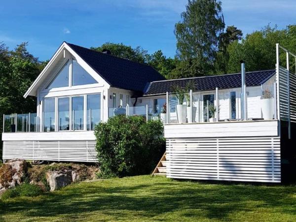A la foto es mostra l'objecte 5 star holiday home in Ronneby-By Traum situat a la ciutat de Bräkne-Hoby.