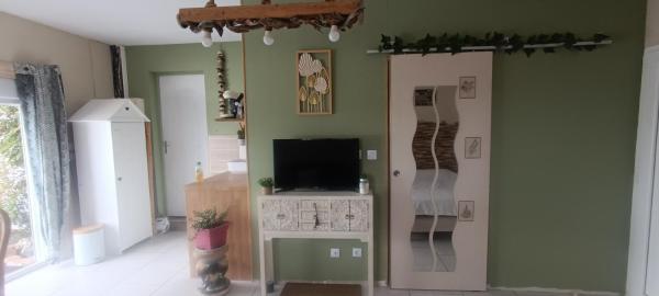 Na fotografii je vidět objekt Studio cosy nacházející se ve městě Valprivas.