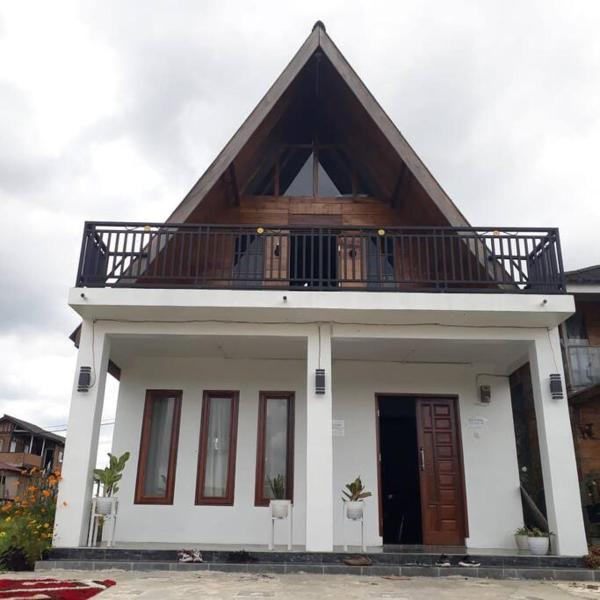 Na fotografii je vidět objekt Villa Yasmine Siosar - Kabanjahe nacházející se ve městě Pertibi.
