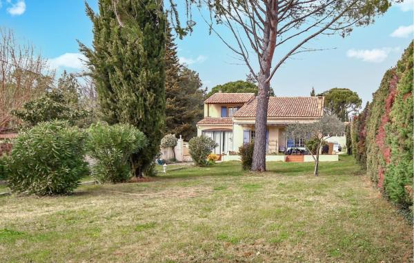 A la foto es mostra l'objecte Stunning Home In Loriol-Du-Comtat situat a la ciutat de Graminier.