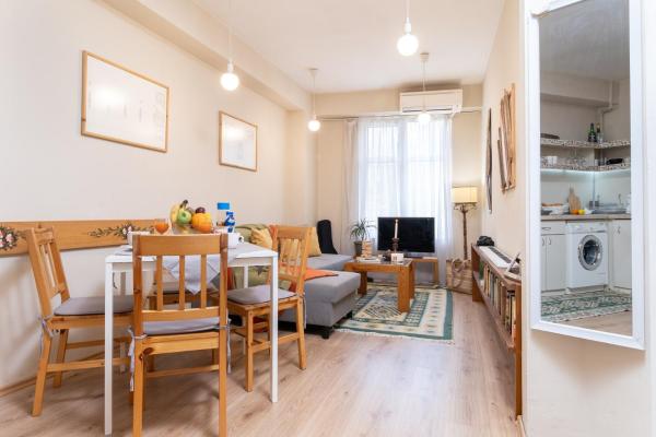 A la foto es mostra l'objecte Chic Urban Getaway in City Center by Flat Mаnager situat a la ciutat de Plovdiv.