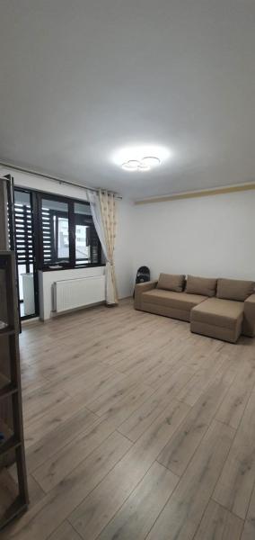 Apartament 2 camere, Roşu
