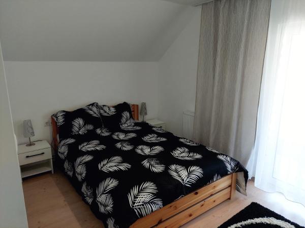 Auf dem Foto ist das Objekt Casa Mario 2 in der Stadt Husasău de Criş zu sehen.