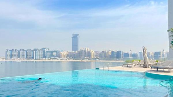 A la foto es mostra l'objecte Sea Breeze Oasis situat a la ciutat de Dubai.