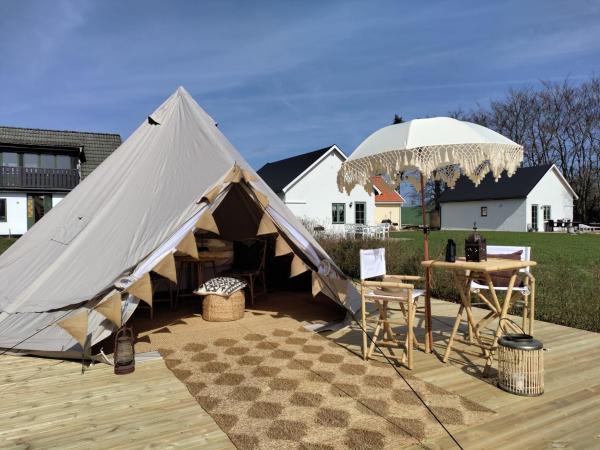 Luxury Tent with Restroom and shower, close to the Beach, Ystad