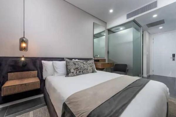 Στη φωτογραφία φαίνεται το αντικείμενο 11th floor Lux queen room with great balcony view που βρίσκεται στην πόλη Sandton.