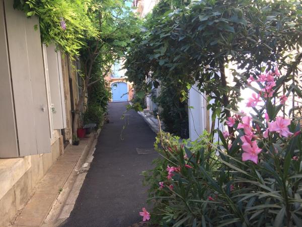 Auf dem Foto ist das Objekt La belle des Remparts in der Stadt Sérignan zu sehen.