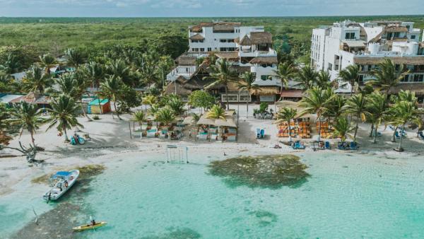 La photo montre l'objet 40 Cañones situé dans la ville de Mahahual.