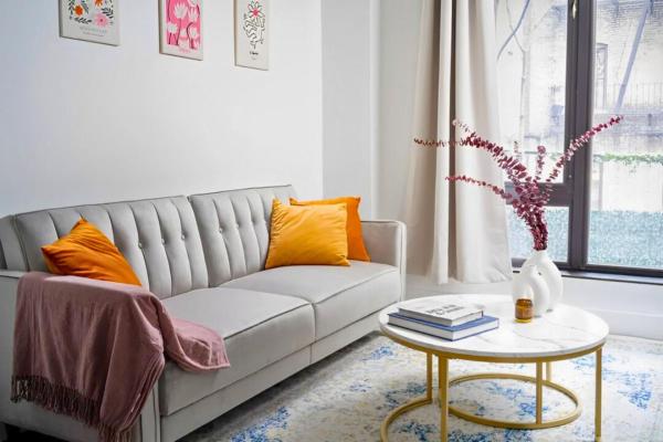 Large Upper East Side 1BD Elevator Rooftop, New York