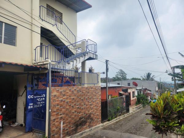 Nella foto è visibile l'oggetto Hostal Carolinas situato nella città di Salcoatitán.