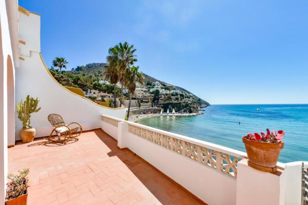 写真にはRada de Moraira市にあるVillas Guzman - El Pinoが写っています。