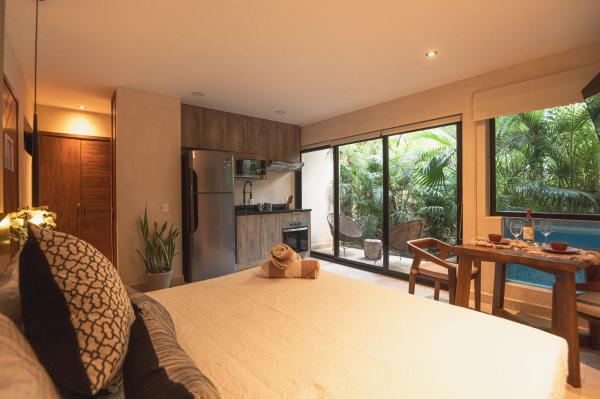 Na zdjęciu widoczny jest obiekt Cacao Tulum - Studio with Exterior Plunge Pool Washer & Dryer położony w mieście Tulum.