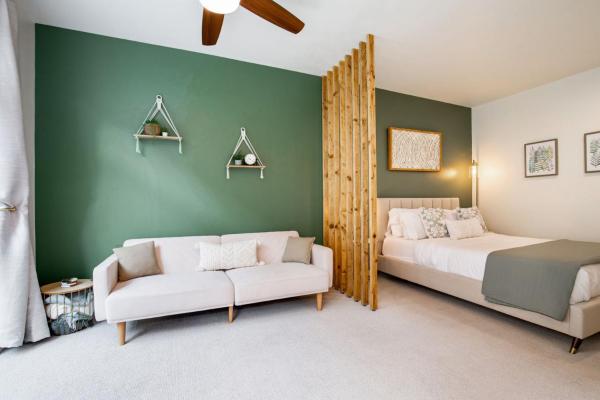 A la foto es mostra l'objecte 103 Belltown Modern and Bright in the Heart of Belltown Queen Bed situat a la ciutat de Seattle.