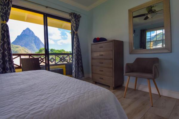 Apartment Soleil 2 mins Walk to Beach, Town and Soufriere Attractions, Soufrière