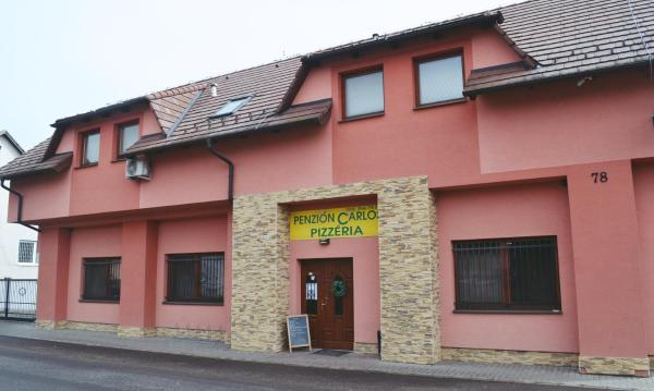 Nella foto è visibile l'oggetto Penzión Carlos situato nella città di Horné Držkovce.