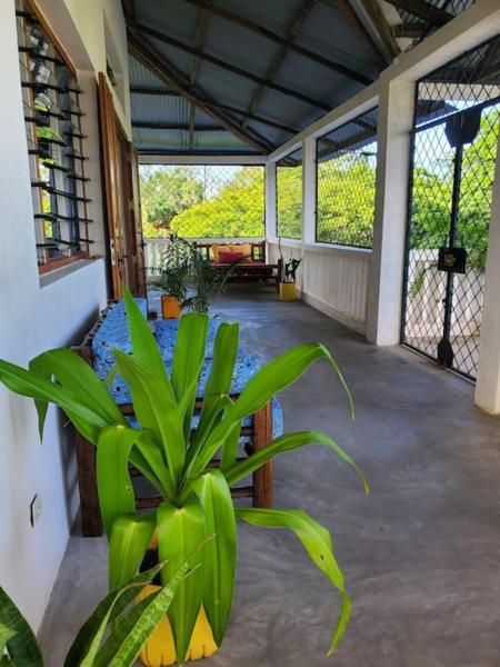 På billedet ses objektet Duplex familial, vue mer, à Majunga Petite-plage beliggende i byen Mahajanga.