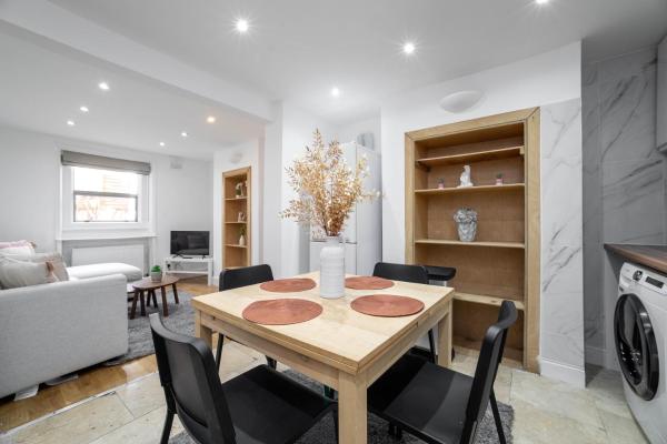 3 bedroom house in Notting Hill, London