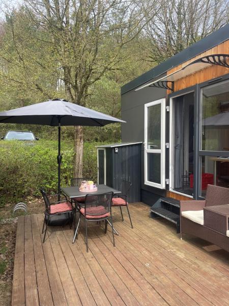 På billedet ses objektet Tinyhouse am See im Donau-Ries beliggende i byen Wemding.