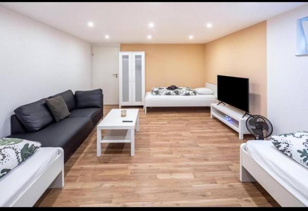 A la foto es mostra l'objecte CityLoft Kassel 1 - Zentrale Unterkunft für Gruppen bis 7 Personen - Parkplatz - Netflix situat a la ciutat de Kassel.