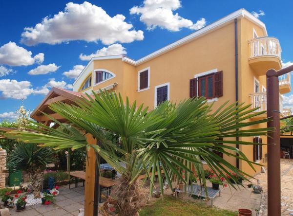 The photo shows the Ferienwohnung für 4 Personen ca 50 qm in Pula-Fondole, Istrien Istrische Riviera located in the city of Štinjan.