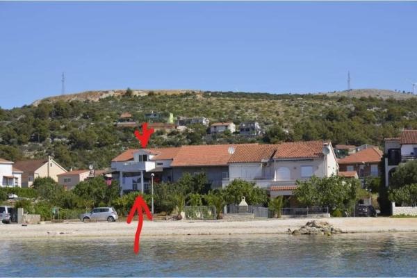 Erdgeschosswohnung, erste Reihe vom Meer