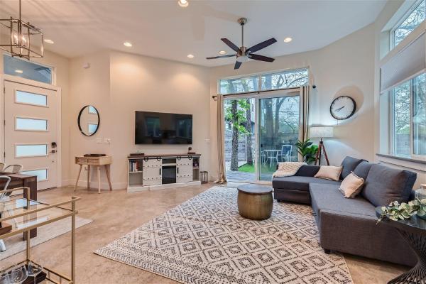 Hus med 2 soveværelser — 111 m² - Off the hook in Austin with Chic 2BR Retreat plus Firepit
