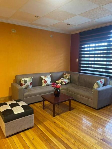 På billedet ses objektet Departamento amplio para familia o amigos beliggende i byen Cuenca.