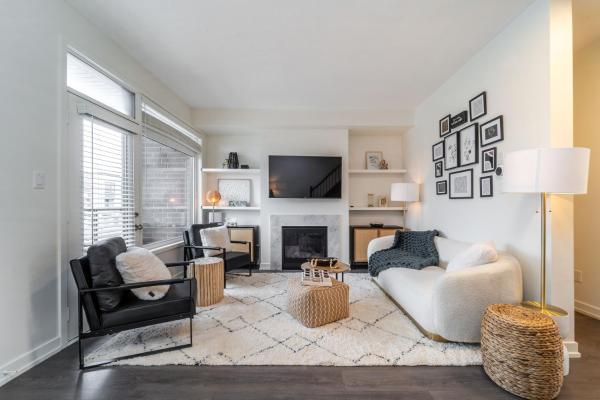 A la foto es mostra l'objecte Luxury Urban Town home situat a la ciutat de Oakville.