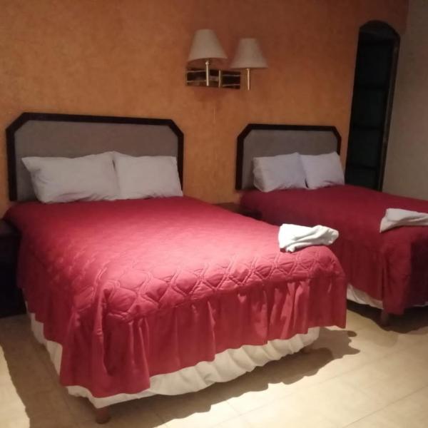 The photo shows the Hotel Real Doxey located in the city of Tezontepec de Aldama.