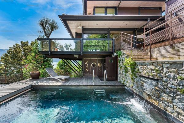 Na fotografii je vidět objekt Lac d'Annecy villa d'exception avec accès au lac : Villa Hollywood nacházející se ve městě Sévrier.