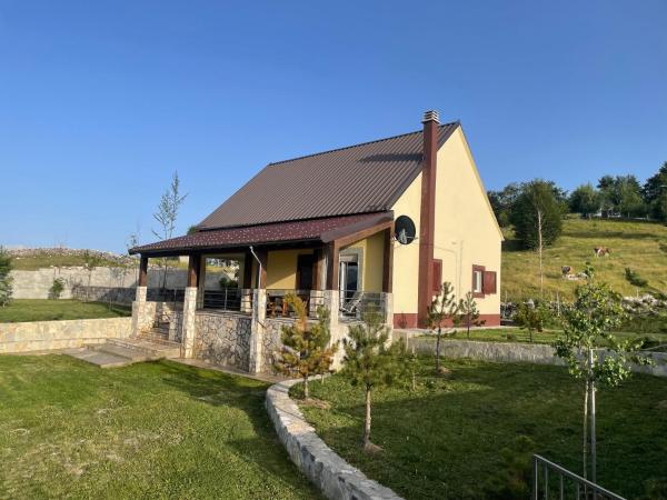 På billedet ses objektet Holiday House Korita beliggende i byen Podgorica.