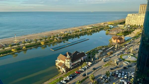 Na fotografii je vidět objekt Double room sea view nacházející se ve městě Angisa.