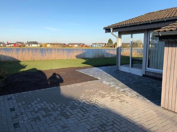 A la foto es mostra l'objecte B 2 direkt am Binnensee, Seeblick situat a la ciutat de Eckwarden.