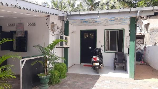 A la foto es mostra l'objecte KANTHI GUEST INN situat a la ciutat de Trincomalee.