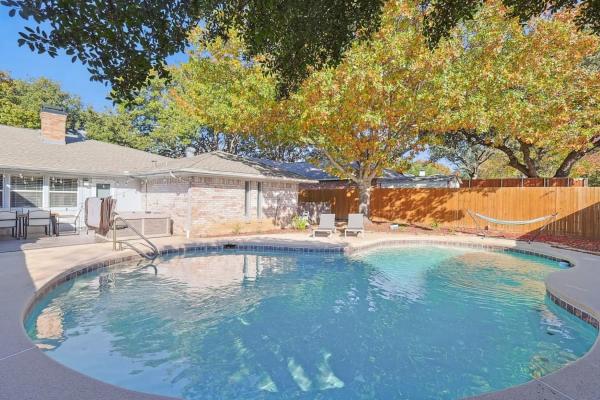 A la foto es mostra l'objecte Stunning Modern Rustic House - Pool Playroom Patio situat a la ciutat de Plano.