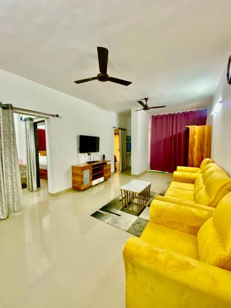 A la foto es mostra l'objecte 2 BHK AC Apartment situat a la ciutat de Pune.