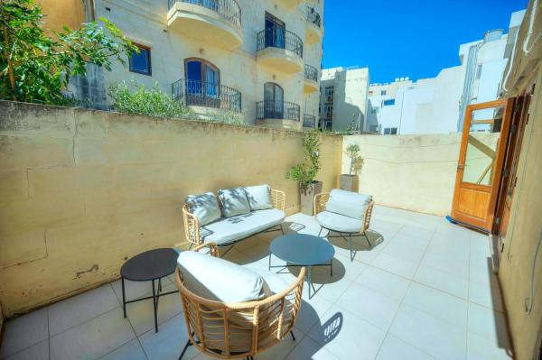 A la foto es mostra l'objecte Spacious apartment, large yard, near beach PMIC1-1 situat a la ciutat de Sliema.