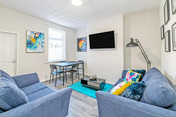 Scott House - Air Host & Stay - Parking - Contractor friendly, Liverpool