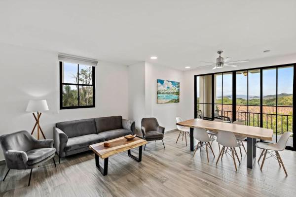 A la foto es mostra l'objecte 3-Bedroom 3rd-Floor Ocean-View Condo situat a la ciutat de Coco.