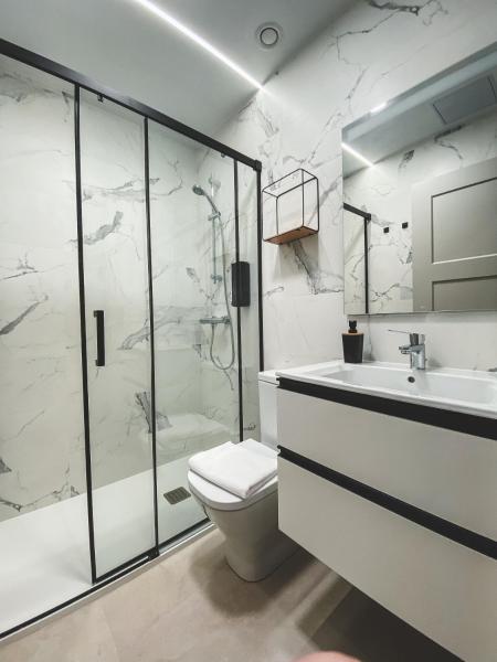 Nella foto è visibile l'oggetto Casa San Juan - Habitaciones privadas Logroño situato nella città di Logroño.