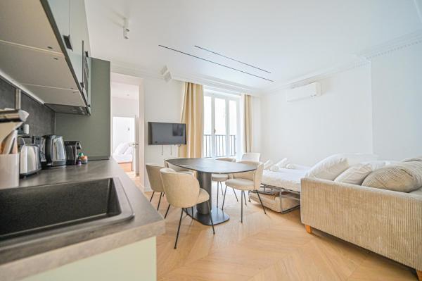 Foto 7: Sumptuous & Serene Parisian Flat