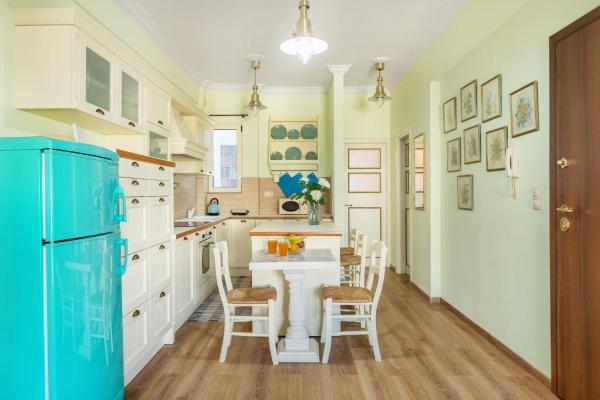 Fotografie 3: Bright, Calming Retreat With a Balcony Near Metro!